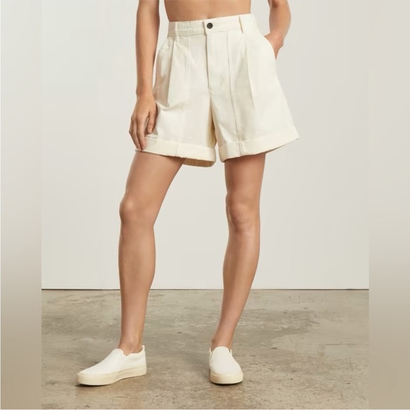 Everlane The Tourist Shorts in Canvas Bone color - Picture 6 of 10